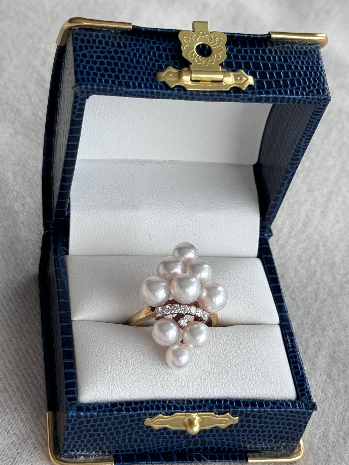 The Akoya Pearl Ring
